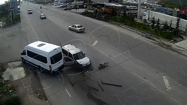 Tatvan'da KGYS kameralarına yansıyan kazalar