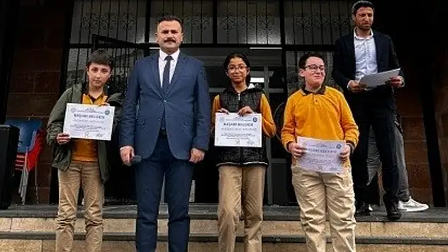 Tatvan Sultan Alparslan İHO'dan 3 öğrenci 500 tam puan aldı