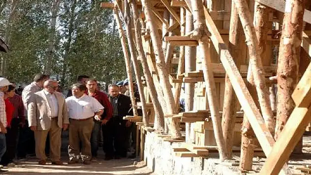 BELEDİYE BAŞKANI BETONU BEĞENMEDİ