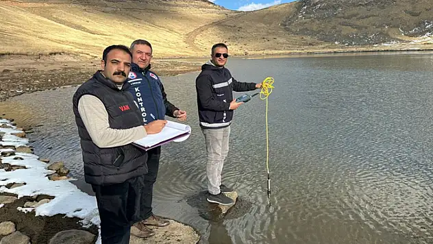 Tendürek Dağı'ndaki gölette su ürünleri incelemesi yapıldı