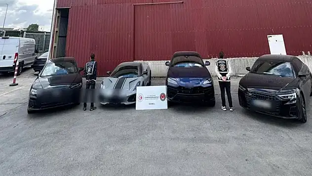 Ticaret Bakanlığı'ndan 288 milyon liralık lüks araç operasyonu