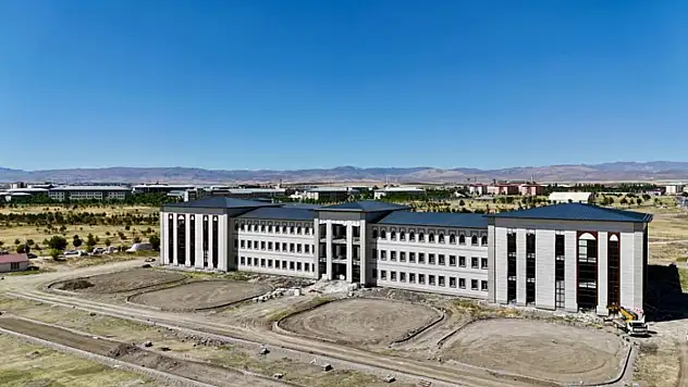 Tıp Fakültesi binasıyla Ağrı sağlıkta bölgesel güç kazanacak