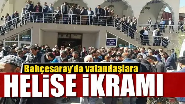 Bahçesaray'da vatandaşlara helise ikramı 