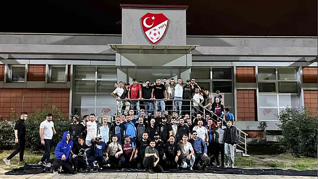 Trabzonspor taraftarları TFF'ye tepki gösterdi