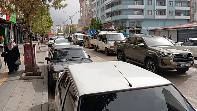 Trafik sorunu bir an evvel çözülmeli