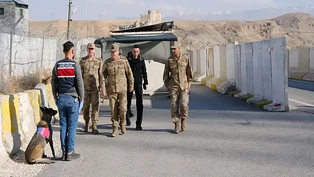 Tuğgeneral Avkıran, Gürpınar'da incelemelerde bulundu