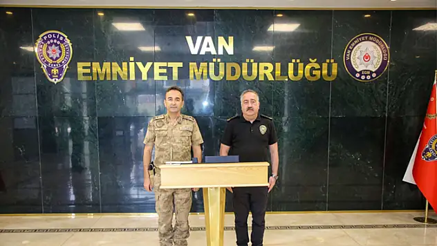 Tuğgeneral Şen'den Emniyet Müdürü Mutlu'ya veda ziyareti
