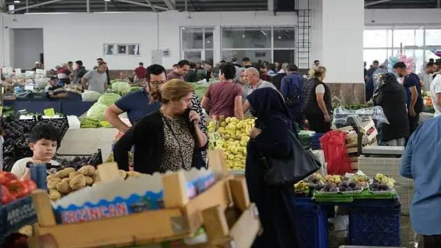 Tüketici güven endeksi Nisan ayında 83,9 oldu
