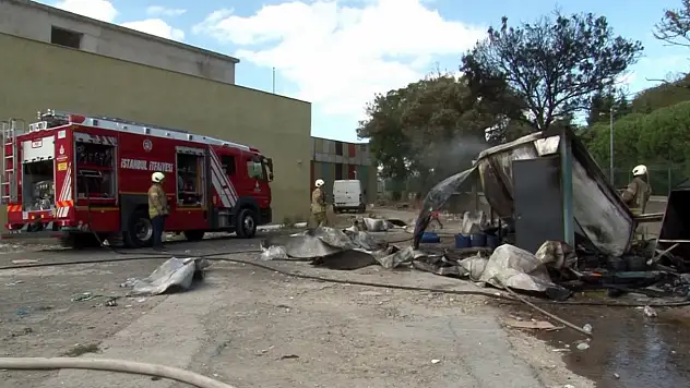 Tüp bomba gibi patladı, çay ocağı alevlere teslim oldu