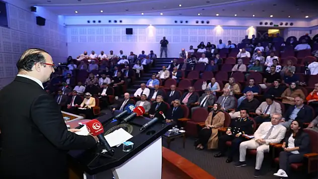 Türkiye-Rusya ilişkileri Atatürk Üniversitesi'nde masaya yatırıldı