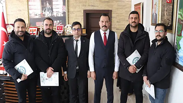 Türkmenoğlu'ndan Muradiye Sosyal Hizmetler personeline başarı belgesi
