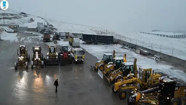 Tuşba Belediyesi karla mücadeleye hazır