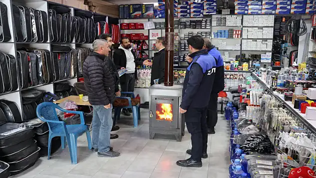 Tuşba Belediyesi'nden sanayi sitesinde bilgilendirme çalışması