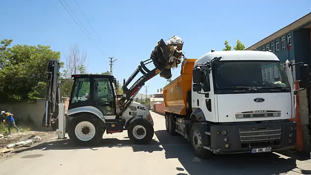 Tuşba Belediyesi'nden temizlik çalışması