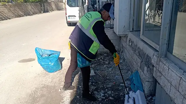 Tuşba Belediyesi temizlik çalışmalarını sürdürüyor