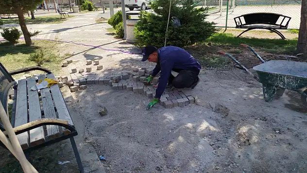 Tuşba'da parklarda bakım onarım çalışmaları sürüyor