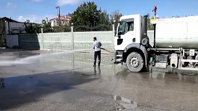 Tuşba'da temizlik çalışmaları sürüyor