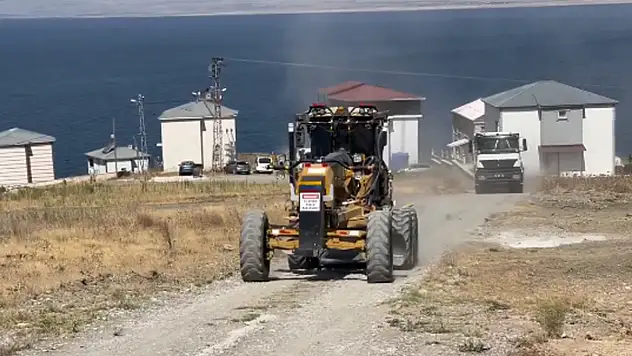 Tuşba'da yol çalışması