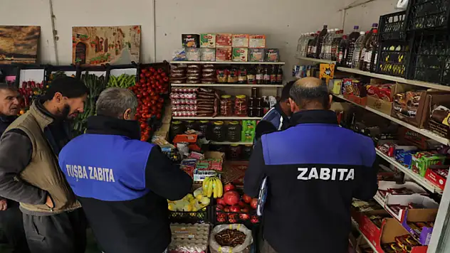 Tuşba'daki marketlerde gıda güvenliği denetimi