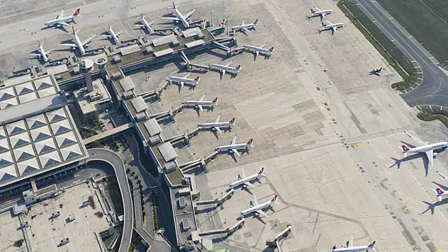 Uçak biletlerinde tavan fiyata zam yapıldı