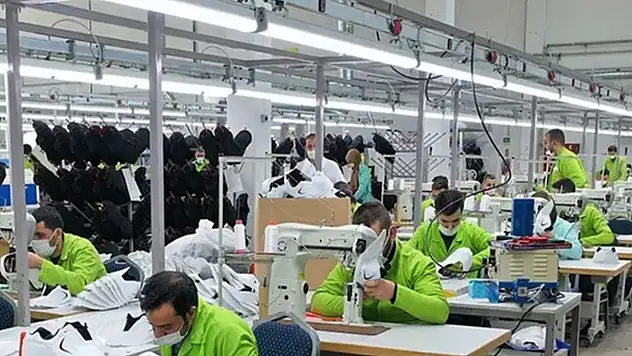 Ücretli çalışan sayısı yıllık yüzde 1,0 arttı