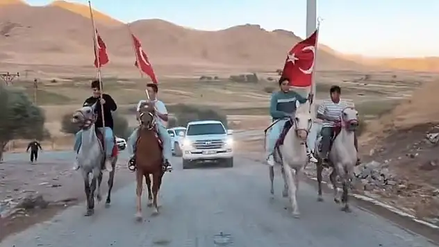 Ulupamir'de jandarma komutanına atlı karşılama
