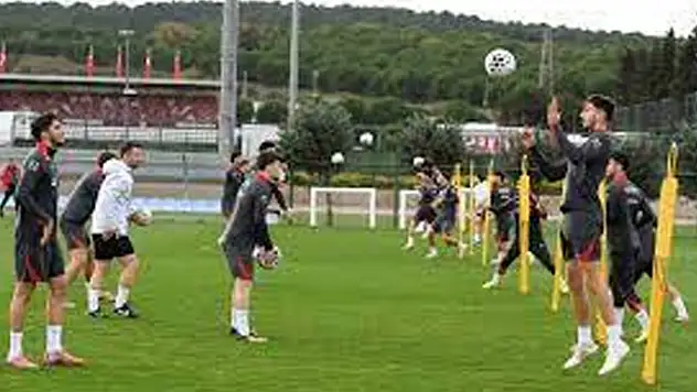 Ümit Milli Futbol Takımı, Ukrayna maçı hazırlıklarını sürdürüyor