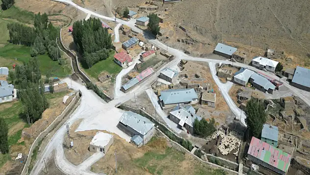 Uzungedik Mahallesi'nde parke taşı çalışmaları tamamladı