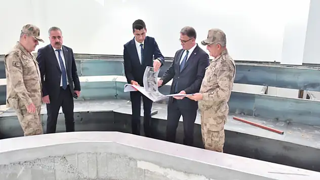 Vali Balcı, Buz Pateni Sarayında incelemelerde bulundu