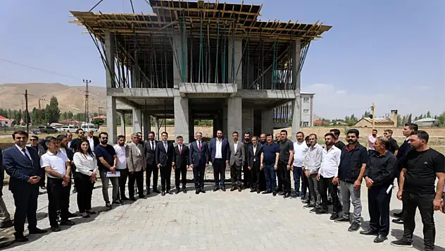 Vali Balcı'dan Bebek-Çocuk Kütüphanesine ziyaret