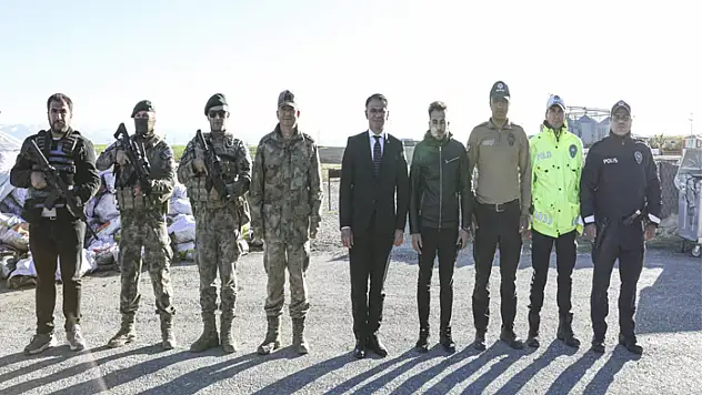 Vali Balcı'dan Erciş Yol Kontrol ve Uygulama Noktası'na ziyaret