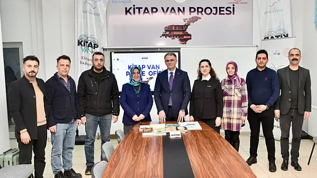 Vali Balcı'dan Kitap Van Koordinasyon Merkezine ziyaret