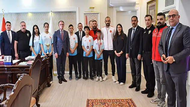 Vali Balcı dereceye giren sporcuları kabul etti