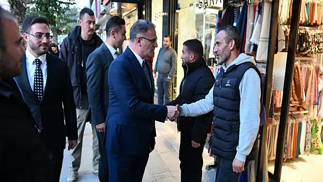 Vali Balcı esnafı ziyaret edip vatandaşlarla buluştu