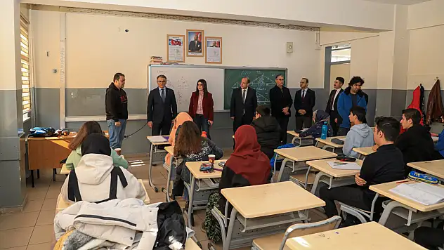 Vali Balcı Geleceğin Matematikçileriyle Bir Araya Geldi