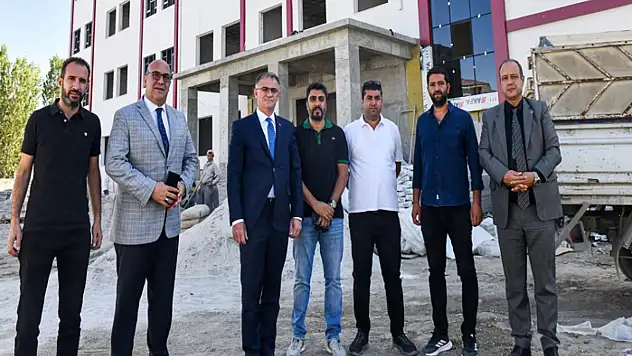 Vali Balcı, okul inşaatını inceledi