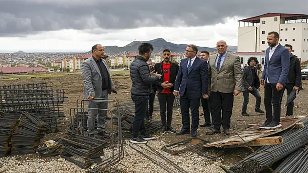 Vali Balcı okul inşaatlarını inceledi