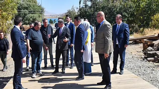 Vali Balcı, Selçuklu Mezarlığında restorasyon çalışmalarını inceledi