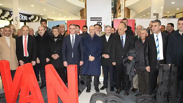 Vali Balcı, Van Mall AVM'nin açılışında konuştu: Van, güneş gibi parlayacak