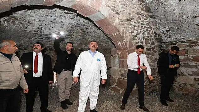 Vali Çiftçi, Köprüköy'de incelemelerde bulundu