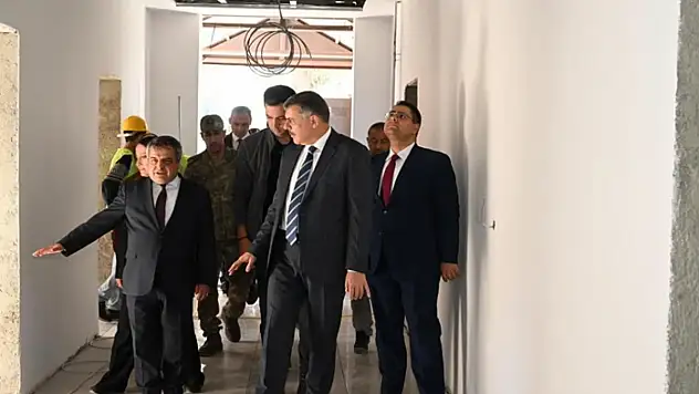 Vali Çiftçi, restorasyon çalışmalarını yerinde inceledi