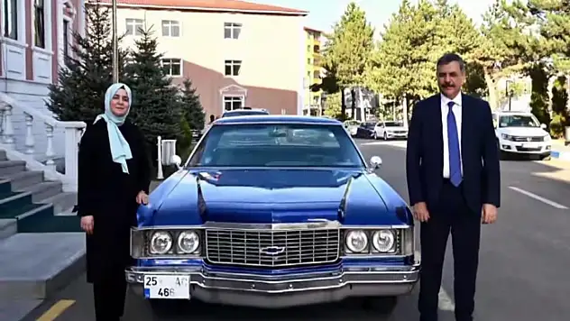 Vali Çiftçi ve eşinden zamanda yolculuk