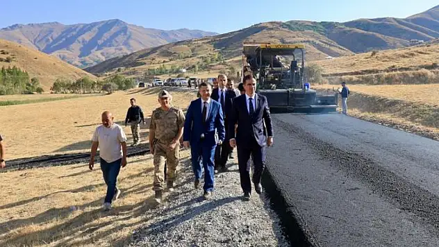 Vali Karakaya Tatvan'da incelemelerde bulundu