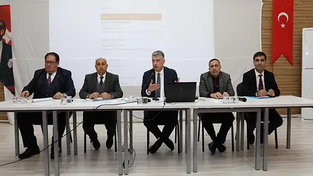 Van Büyükşehir Belediyesi muhtarlarla buluştu
