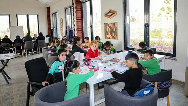 Van Büyükşehir Belediyesi'nin ücretsiz kursları yoğun ilgi görüyor