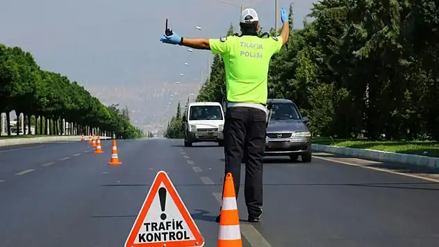 Van'da 101 araç trafikten men edildi
