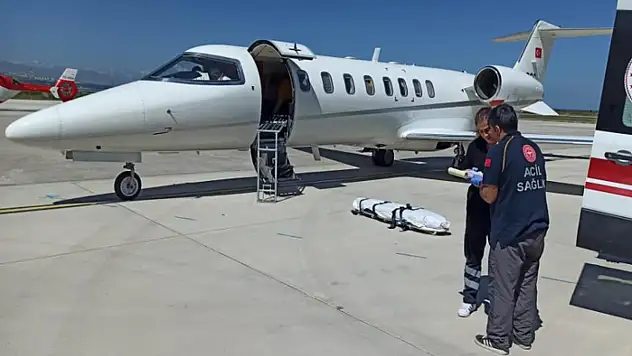 Van'da 2 hasta ambulans uçakla Ankara'ya gönderildi