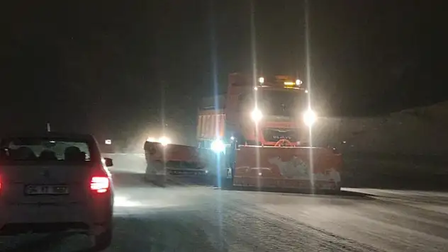 Van'da 341 yerleşim yerinin yolu kapandı