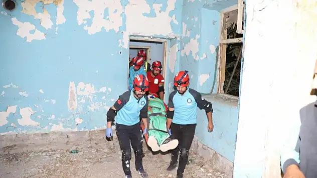 Van'da 4 ilden 125 personelin katılımıyla enkazda arama kurtarma tatbikatı