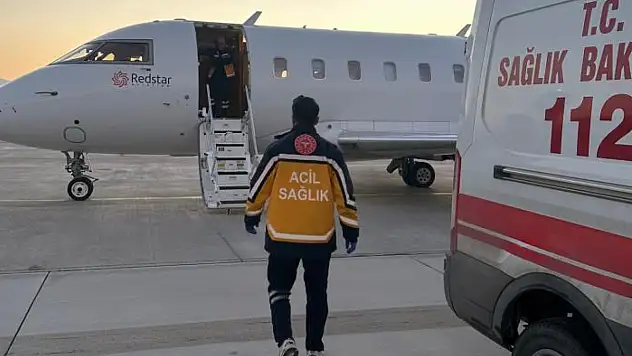 Van'da 5 günlük bebek ambulans uçakla İstanbul'a sevk edildi